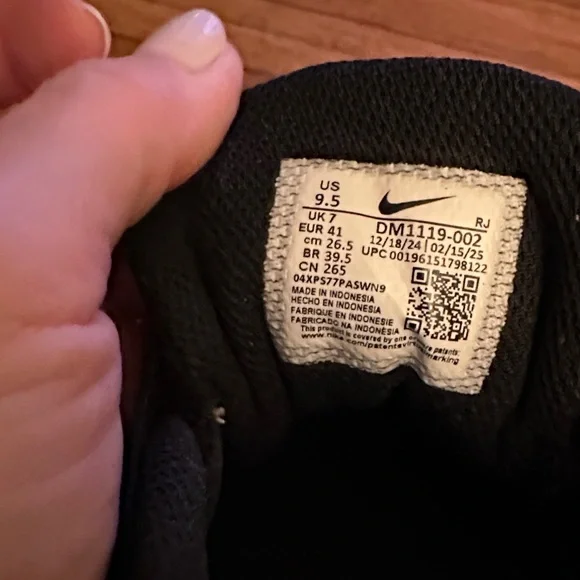 Nike Women's Black and Pink Athletic Sneakers - Picture 2 of 5